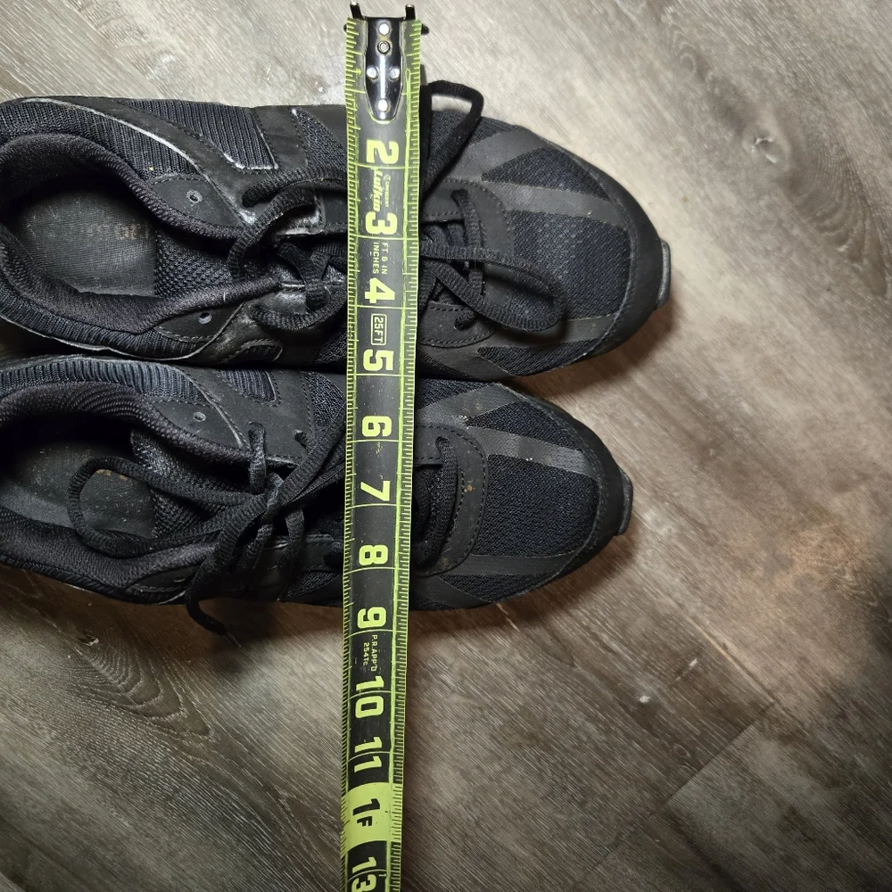 SafeT Step Black‎ Men sizes. 10.5 oil & slip resistant outsole